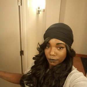 Meet your Posher, Ebony